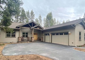 Cozy Family Escape with A/C, Hot Tub & Ping Pong