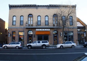Cozy home in historic Downtown Bozeman w/great location - Gracious Urban Abode on Main Street!
