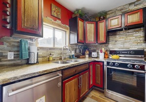 Cozy home w/a full kitchen & grill - walking distance to River Run & Ketchum