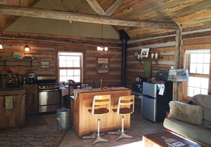 Cozy, Rustic Cabins near Chico Hot Springs & only 35 mins to YELLOWSTONE PARK!