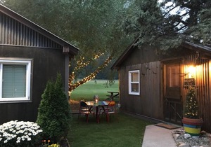 Cozy Studio Cabin Sleeps up to 4 with Kitchenette 22 miles from ski resorts