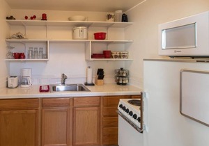 Cute flat in Downtown Bozeman w/high ceilings & great location - Smart and Sassy on Main Street!