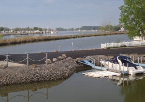 #D - 1 of 4 Waterfront Rental Units - Clean, Safe & Small Complex (Sleeps 8-32)