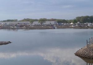 #D - 1 of 4 Waterfront Rental Units - Clean, Safe & Small Complex (Sleeps 8-32)