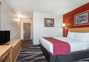 Days Inn by Wyndham Gillette
