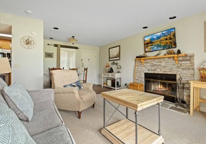 Deer Ridge Mountain Resort C102 | Stunning Mountain Views + Pool!