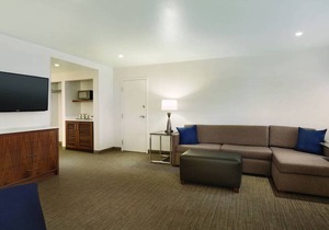 Delta Hotels by Marriott Helena Colonial