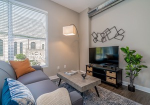 Des Moines | Heavenly 1BD/1BA Downtown Apartment