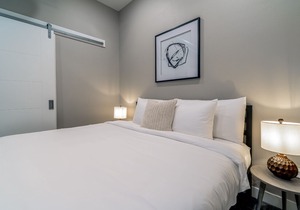 Des Moines | Heavenly 1BD/1BA Downtown Apartment