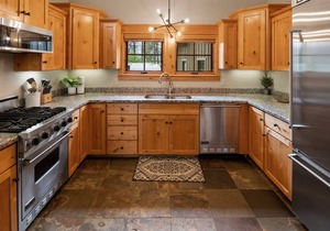 Dog Friendly Luxe Family Home in Dover Bay