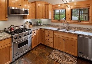Dog Friendly Luxe Family Home in Dover Bay