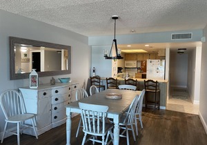 "Dolphin Lookout" Indies House ocean front condo with gorgeous beach views