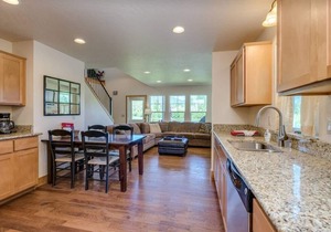 Evergreen By The Lake - 2 Bedroom and Loft 2 Bath Parkside Bungalow