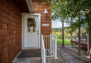 Evergreen By The Lake - 2 Bedroom and Loft 2 Bath Parkside Bungalow