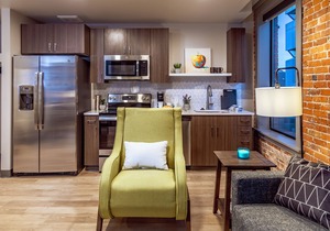 Extraordinary 1 Bed Travel Apartment Steps From the Spokane Convention Center