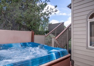 Family Golf Escape with A/C & Movie Lounge