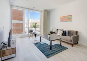 Frontdesk | Spacious and Bright 1 BR Apt