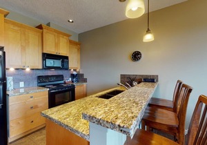 Fully-equipped 2 Bedroom Townhome, Sleeps 8