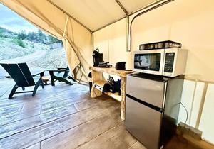 Glamping Tent Near Zion w/AC & Private Bathroom