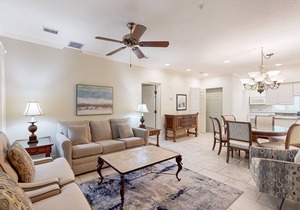 Gorgeous, Dog-Friendly Home Close to Beach w/Free WiFi, Central AC, Shared Pool