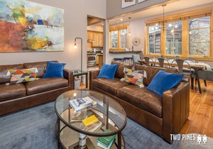 Gorgeous Home Right in Town Center! Fitness Center! 15 Min Drive to Resort!