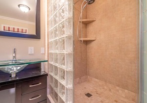Gorgeous Views, Big Hot Tub, 2 Fireplaces, IR Sauna, Spacious Rooms, Huge Deck