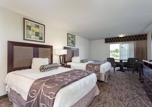 GREAT VIEW! IDAHO FALLS, 2 CHIC UNITS! POOL, SPA, JACUZZI!