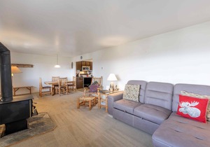 Gros Ventre B12: Teton Village- Cozy Top Floor Condo- Beautiful Valley Views