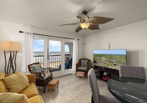 Hear the Waves from Beachfront Florence I #402! Dog-Friendly!