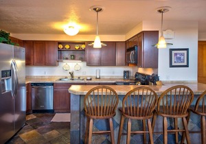 Historical home in Downtown Bozeman w/fireplace & views - Loft in the Rockies on Main Street!