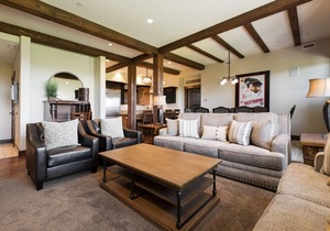 Holiday Availability! Mountain views! Private Hot Tub! Community Ski Access!