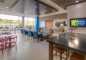Holiday Inn Express & Suites Tulsa Midtown, an IHG Hotel