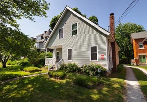 Home STEPS from Oberlin
