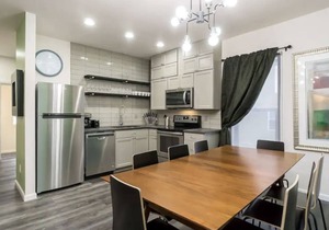 Housepitality - The Mint Julep House