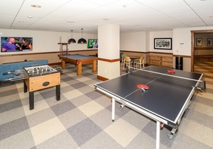 Ideally located ski-in/out suite with pool & hot tub access