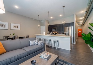 Kasa | Family Friendly 2BD + Walk to Sculpture Park | Des Moines