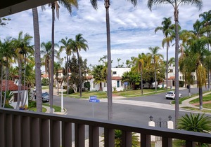 Kensington: Beautiful, comfortable Spanish style home