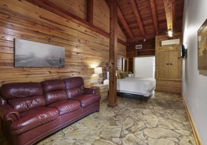 King Bed with Resort Pool and Firepit! Minutes from Downtown