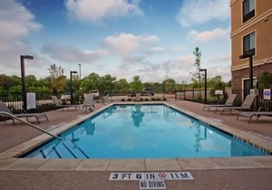 King Studio. Free Breakfast, Gym & Pool Access. Near Downtown Austin!