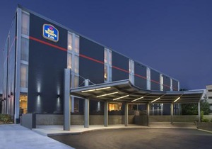 La Quinta Inn & Suites by Wyndham Tulsa Downtown - Route 66