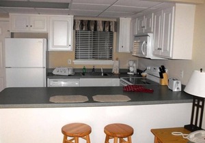 Lively 1BR Condo with Pool for Family Getaway Tanglwood Resort
