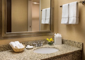 Looking for Quick Overnight? Free Airport Shuttle to SeaTac Airpt! Breakfast
