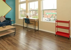Lovely 1-Bedroom apartment w/ free parking garage