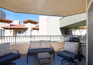 Lovely Condo with Courtyard Patio