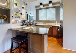 Lower Suite: a classic suite in a quiet Seattle home