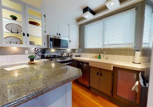 Lower Suite: a classic suite in a quiet Seattle home