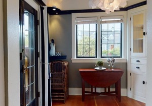 Lower Suite: a classic suite in a quiet Seattle home