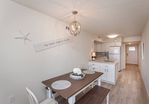 LUXURIOUS Oceanfront - Beachdrifter 201 South-end w wrap around balcony+pets ok*
