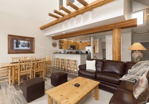 Luxury Ski-in/Ski-out Moonlight Basin Townhome - Hot Tub - Lone Peak Views