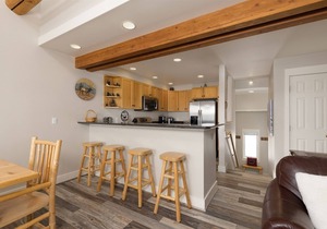 Luxury Ski-in/Ski-out Moonlight Basin Townhome - Hot Tub - Lone Peak Views